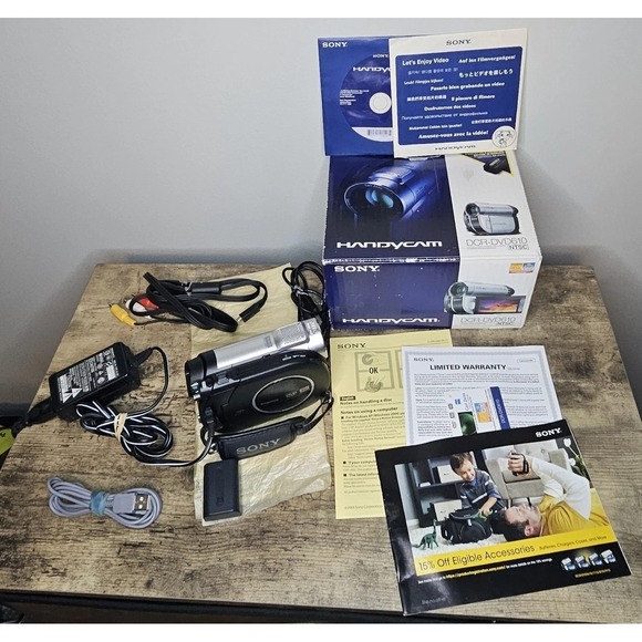 Sony Handycam DCR-DVD610 Hybrid DVD + Memory Stick Discs DigitalVCR Carl Zeis